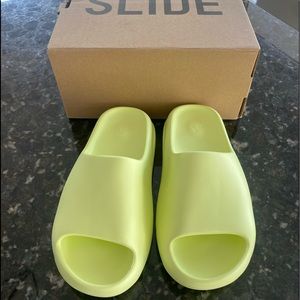 Yeezy Slide
